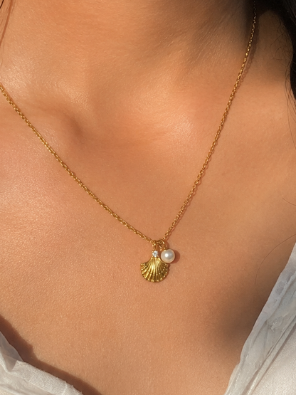 Seashell Kiss Necklace