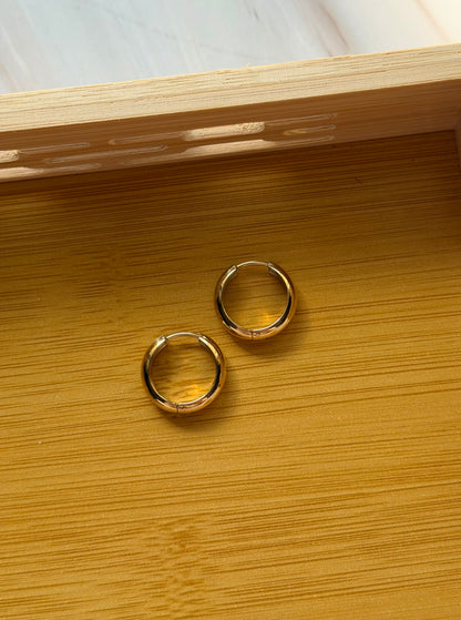 Golden Girl Essential Hoops